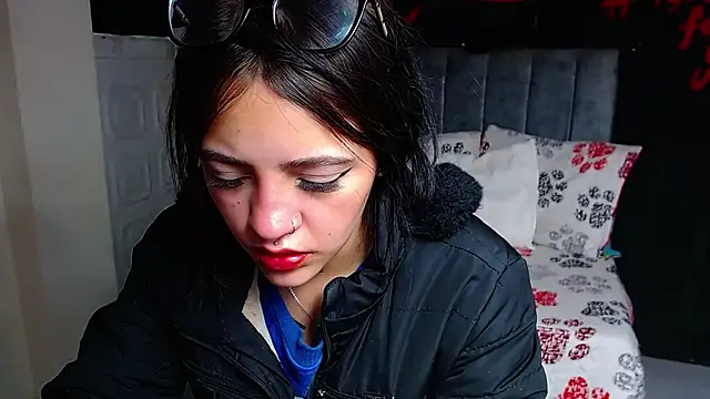 Violettasquirt online show from 31, 3, 2026