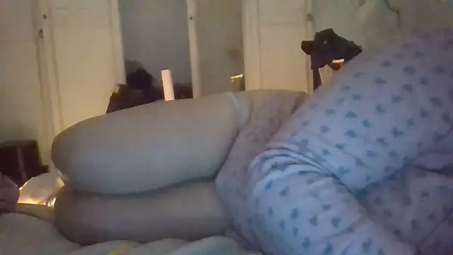 Snapshot of biuv chatting on 4, 12, 2025 biuv online show from 4, 12, 2025