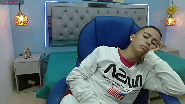 Xavii18 online show from 5, 2, 2025