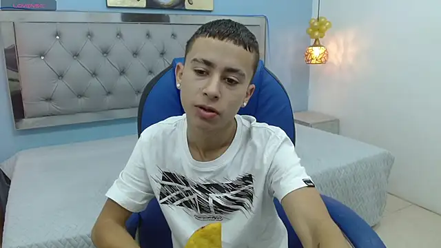 Xavii18 online show from 12, 2, 2025