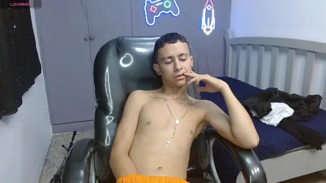 Xavii18 online show from 5, 3, 2025