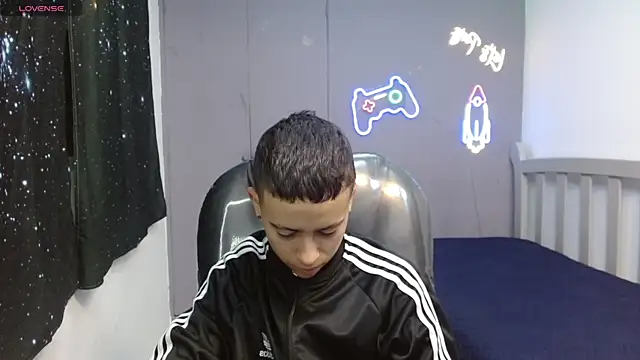 Xavii18 online show from 6, 3, 2025