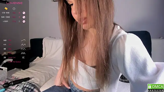 Snapshot of wwildfox chatting on 16, 12, 2025 wwildfox online show from 16, 12, 2025