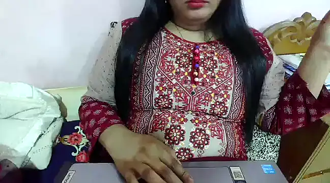 Snapshot of LovelyRose69 chatting on 5, 1, 2025 LovelyRose69 online show from 5, 1, 2025