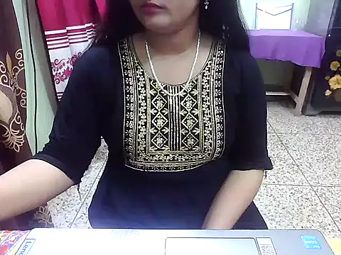 Snapshot of LovelyRose69 chatting on 5, 10, 2025 LovelyRose69 online show from 5, 10, 2025