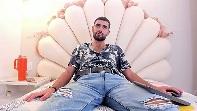 Ethan  Walker online show from 20, 12, 2025