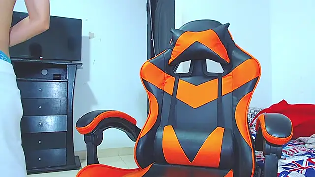 ADAM HOT online show from 1, 2, 2026