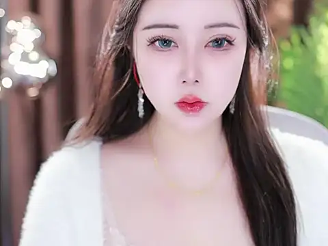 Qiaoqiao  online show from 4, 3, 2025