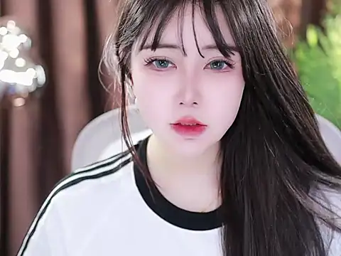 Qiaoqiao  online show from 8, 3, 2025