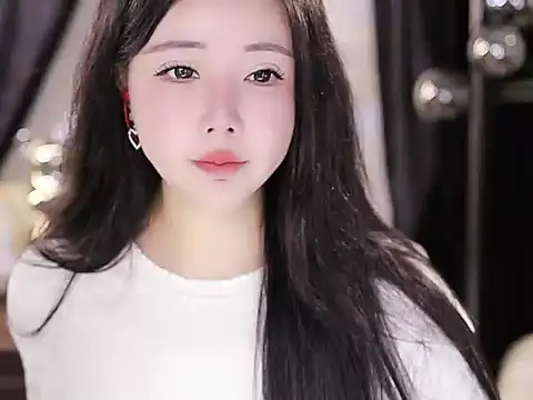 Qiaoqiao  online show from 2, 10, 2025