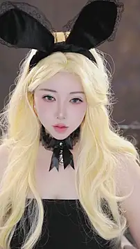 Qiaoqiao  online show from 18, 11, 2025