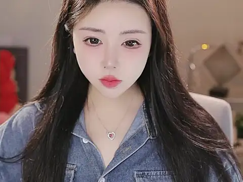 Qiaoqiao  online show from 16, 12, 2025