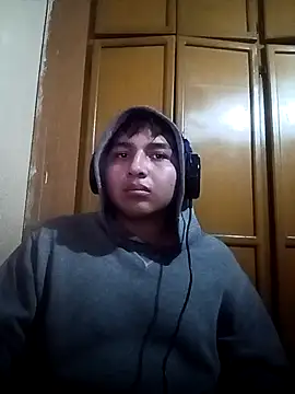 Snapshot of LoganFinds chatting on 28, 11, 2025 LoganFinds online show from 28, 11, 2025