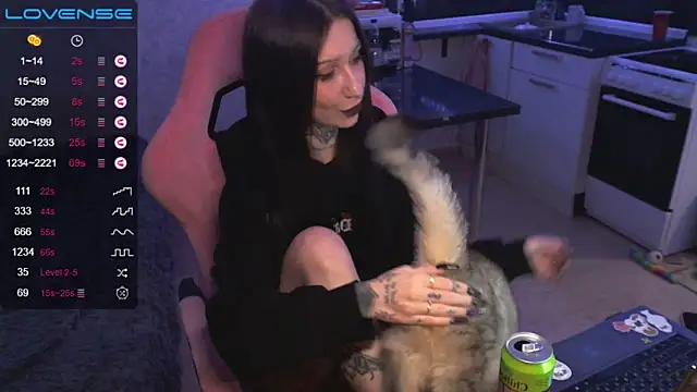 Snapshot of yngmilf chatting on 28, 11, 2025 yngmilf online show from 28, 11, 2025