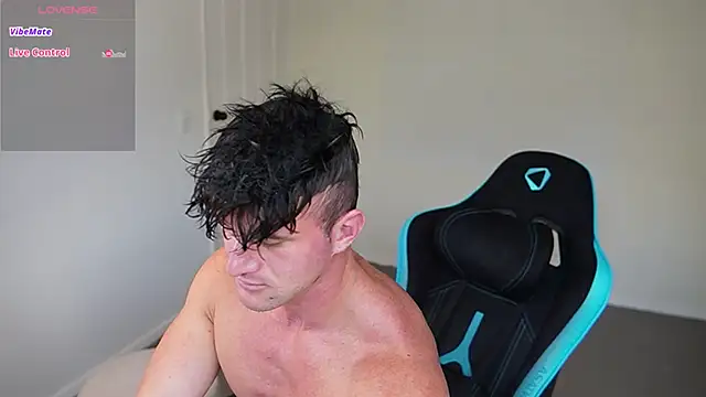 Snapshot of _DownUnderFit_ chatting on 15, 1, 2025 DownUnderFit online show from 15, 1, 2025