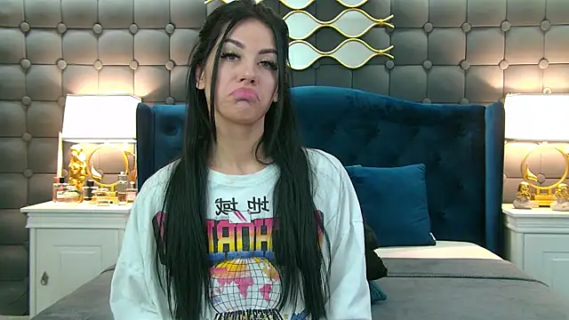 LeyaCass online show from 25, 1, 2025