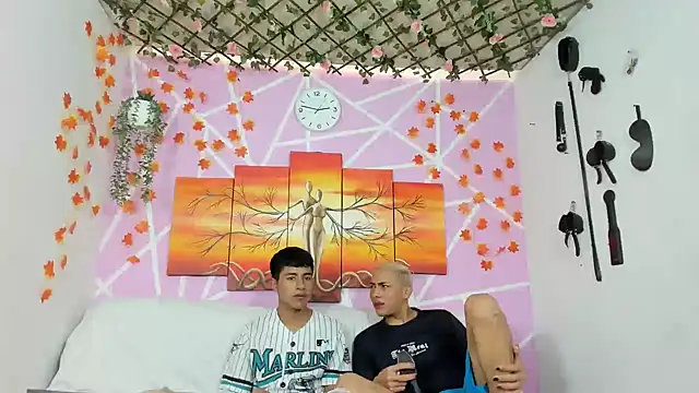 Fresahot2005 online show from 10, 3, 2025