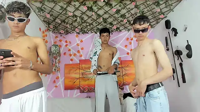 Fresahot2005 online show from 10, 3, 2025