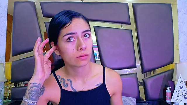 Snapshot of NicoleEsposito chatting on 24, 4, 2026 NicoleEsposito online show from 24, 4, 2026