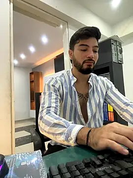 Snapshot of _tony8 chatting on 21, 11, 2025 tony8 online show from 21, 11, 2025