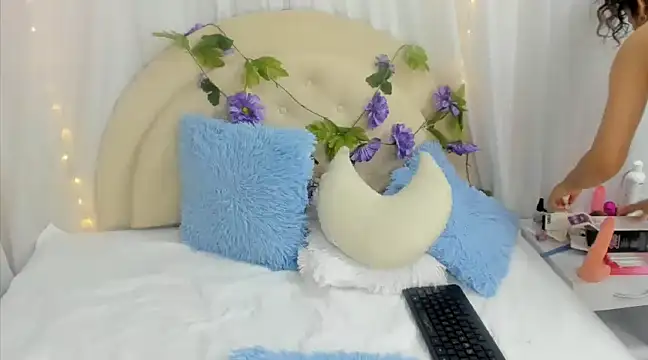 Snapshot of brithany_rousee chatting on 4, 1, 2025 brithany rousee online show from 4, 1, 2025