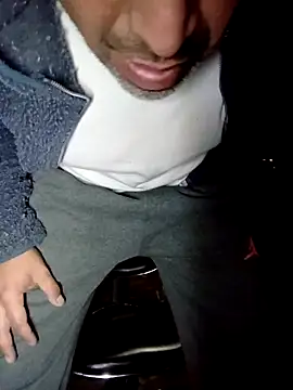 rodrig6987 1 online show from 20, 9, 2025