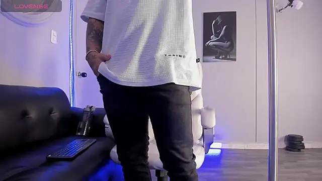 Cristopher strong online show from 28, 2, 2026