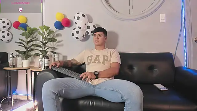 Cristopher strong online show from 1, 7, 2026