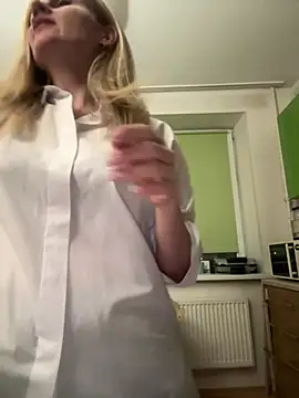 AlisonXCristal online show from 12, 4, 2026