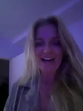 AlisonXCristal online show from 30, 7, 2026