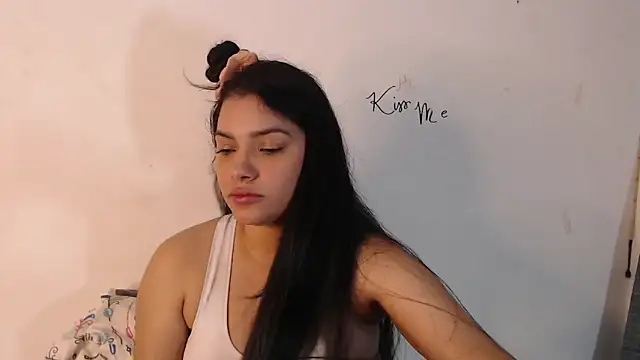 lolaa staars online show from 15, 3, 2025