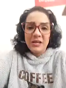 Snapshot of Elliee_ chatting on 11, 3, 2025 Elliee online show from 11, 3, 2025