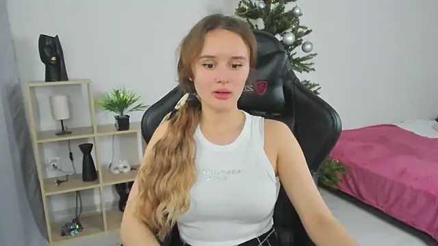 Snapshot of alicexforever chatting on 18, 12, 2024 alicexforever online show from 18, 12, 2024