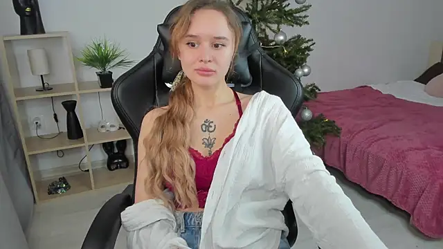 Snapshot of alicexforever chatting on 19, 12, 2024 alicexforever online show from 19, 12, 2024