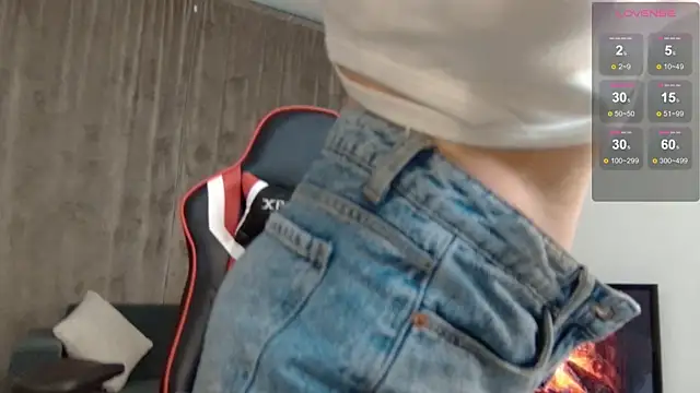 Snapshot of alicexforever chatting on 4, 1, 2025 alicexforever online show from 4, 1, 2025