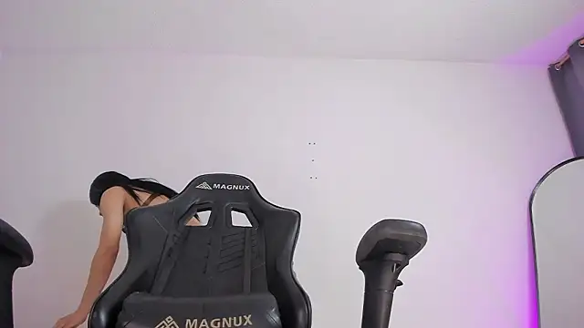 Snapshot of selena_robertss_ chatting on 13, 3, 2026 selena robertss online show from 13, 3, 2026