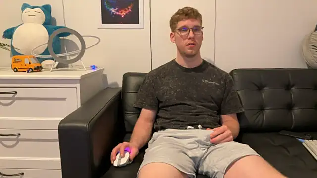 BlueEyedTallGuy94 online show from 24, 12, 2024