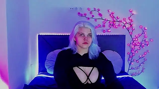 JoannLowe online show from 15, 4, 2026