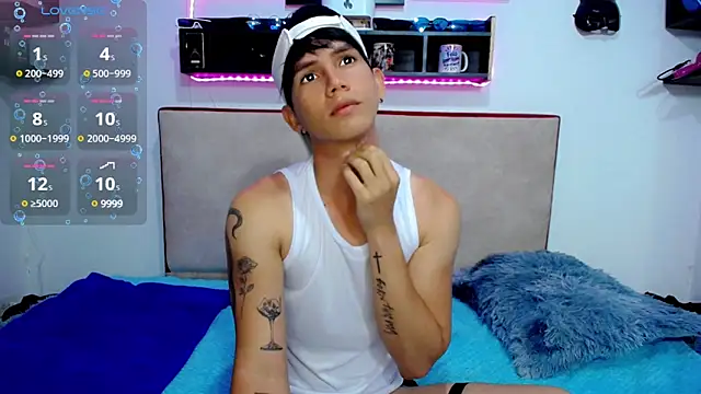 Tayson Rivers online show from 4, 3, 2025