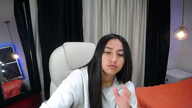 Snapshot of ailyn_miranda chatting on 2, 3, 2025 ailyn miranda online show from 2, 3, 2025