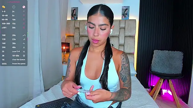 little sophie18 online show from 26, 3, 2026