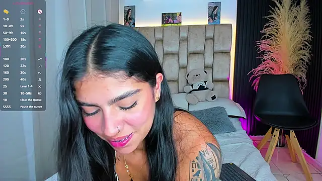 Snapshot of little_sophie18 chatting on 22, 4, 2026 little sophie18 online show from 22, 4, 2026