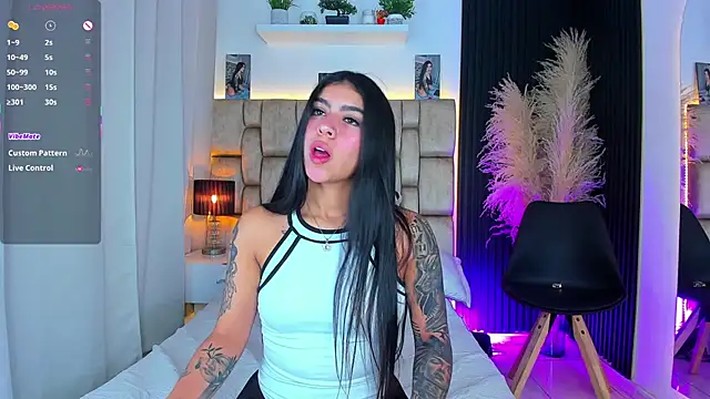 Snapshot of little_sophie18 chatting on 28, 5, 2026 little sophie18 online show from 28, 5, 2026