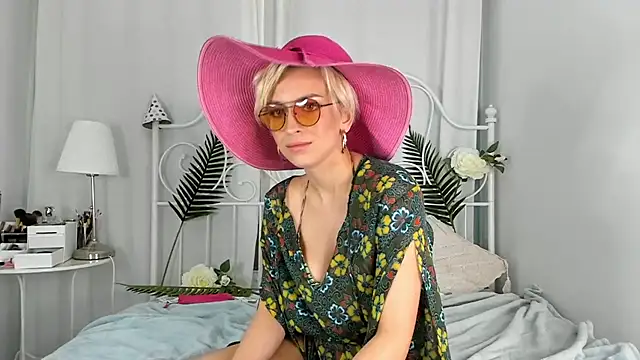 SakuFox online show from 20, 11, 2025