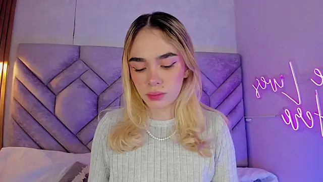 Lucy Vega online show from 12, 12, 2024