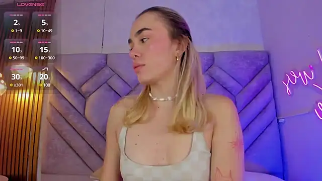 Lucy Vega online show from 21, 12, 2024