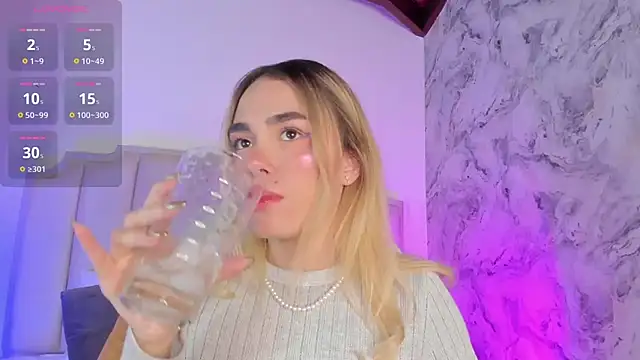 Lucy Vega online show from 7, 1, 2025