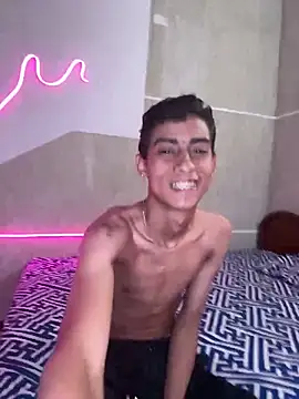 Mauuu18 online show from 15, 2, 2025