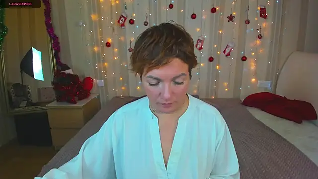 Snapshot of Katherine_Fox chatting on 6, 1, 2025 Katherine Fox online show from 6, 1, 2025