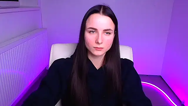 Eva Janee online show from 3, 2, 2025